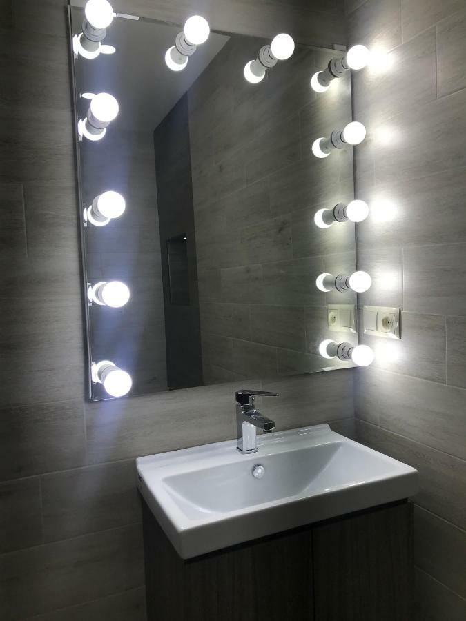 Luxury 4-Bedroom Apartment In The Center Тбілісі Екстер'єр фото