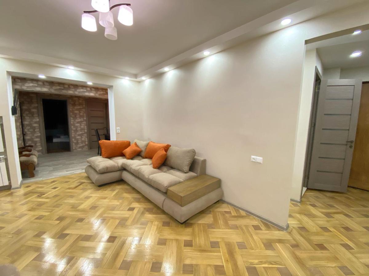 Luxury 4-Bedroom Apartment In The Center Тбілісі Екстер'єр фото