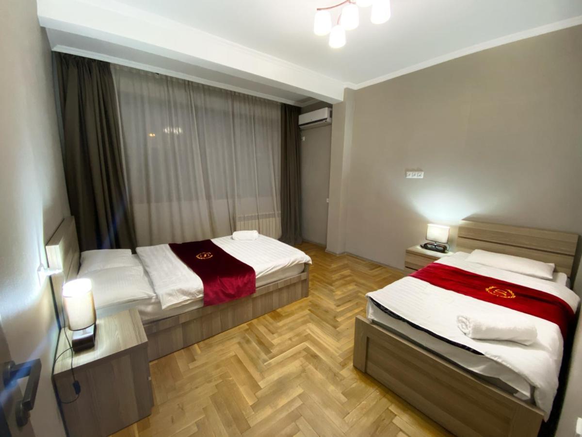 Luxury 4-Bedroom Apartment In The Center Тбілісі Екстер'єр фото